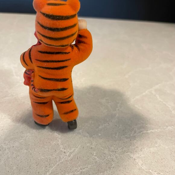 Disney Ashton Drake Heirloom ornament tigger costume boy w/ tigger felt ceramic - Picture 5 of 9